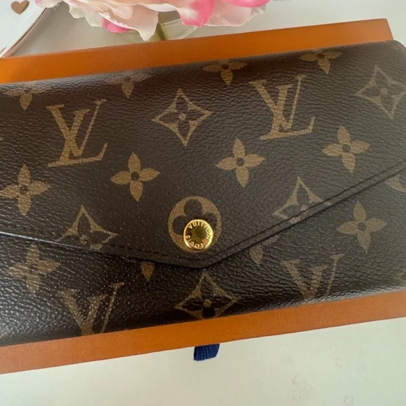 Louis Vuitton Sarah Wallet Rose - Picture 8 of 10